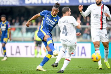 Verona 'dan Tijjani Noslin, 17 Mart 2024' te İtalya 'nın Verona kentindeki Marcantonio Bentegodi Stadyumu' nda oynanan Hellas Verona FC FC maçında gol attı.