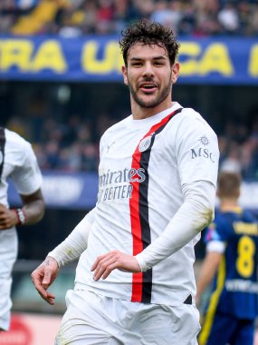 Milan 'ın Theo Hernandez portresi İtalyan futbolu Serie A karşılaşmasında Hellas Verona FC Milan' a karşı Verona, İtalya 'daki Marcantonio Bentegodi Stadyumu' nda 17 Mart 2024 - Fotoğraf: Ettore Griffoni