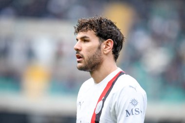 Milan 'ın Theo Hernandez portresi İtalyan futbolu serisi A maçında Hellas Verona FC Milan' a karşı Marcantonio Bentegodi Stadyumu 'nda 17 Mart 2024 - Fotoğraf: Ettore Griffoni