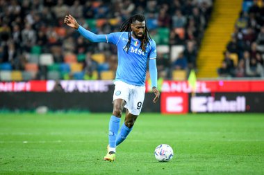 Napoli 'nin Frank Anguissa Portresi İtalyan futbolu Serie A maçında Udinese Calcio, Friuli' de SSC Napoli 'ye karşı - Dacia Arena Stadyumu, Udine, İtalya, 06 Mayıs 2024 - Fotoğraf: Ettore Griffoni
