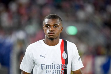 İtalya 'nın Bologna şehrinde 21 Ağustos 2023' te Renato Dall 'Ara Stadyumu' nda oynanan İtalyan futbolu Serie A karşılaşmasında Milan 'ın Pierre Kalulu portresi Bologna FC' ye karşı AC Milan (portreleri) maçı, Ettore Griffoni