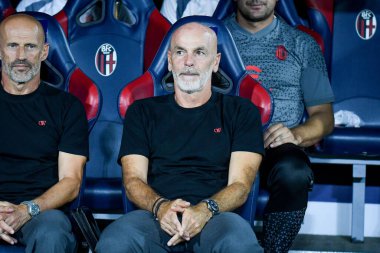 Milan teknik direktörü Stefano Pioli İtalya 'nın Serie A maçı sırasında İtalya' nın Bologna FC - AC Milan (portreler arşivi) maçında 21 Ağustos 2023 'te İtalya' nın Bologna kentindeki Renato Dall 'Ara Stadyumu' nda oynadı.