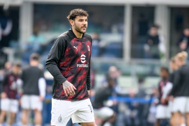 İtalya 'nın Verona şehrindeki Marcantonio Bentegodi Stadyumu' nda oynanan Hellas Verona FC - AC Milan (portreler) maçı sırasında çekilen Milan 'ın Theo Hernandez portresi, 17 Mart 2024