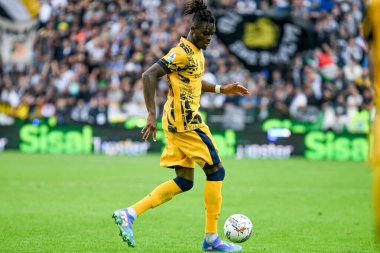 İtalya futbol takımı Serie A maçında Inter 'in Ynn-Aurel Bisseck portresi Udinese Calcio vs Inter - FC Internazionale (portreler arşivi) Udine, İtalya' daki Bluenergy Stadyumu 'nda 28 Eylül 2024 - Fotoğraf: Ettore Griffoni