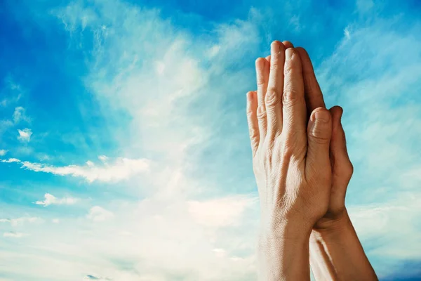Hands Praying Blurred Blue Sky Backgrounds Faith Jesus Christ Christianity — Stock Photo, Image