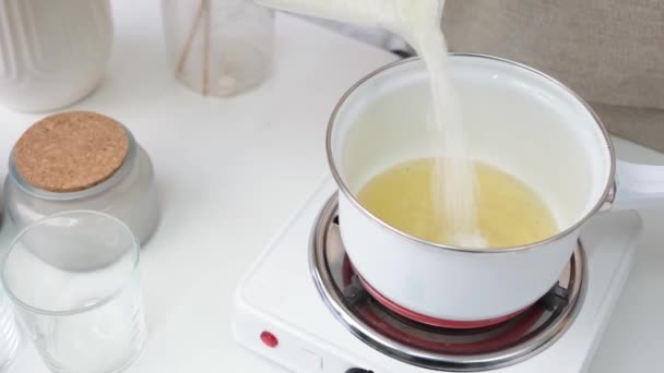 Creative Occupation Candle Making Pouring Melting Soy Wax Pot Stirring — 图库视频影像