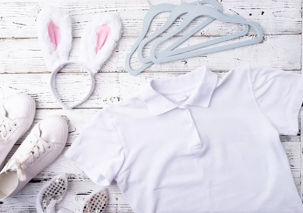 Vacaciones Primavera Feliz Pascua Polo Blanco Orejas Conejo Para Diseño — Foto de Stock