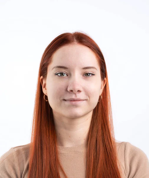 Φωτογραφία Διαβατηρίου Πραγματικής Νεαρής Γυναίκας Κόκκινα Μαλλιά Τζίντζερ Απομονωμένη Λευκό — Φωτογραφία Αρχείου