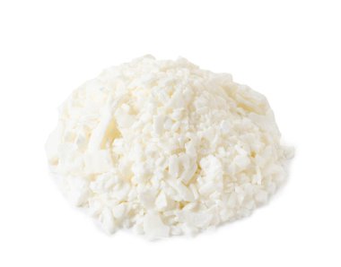 Beyaz arka planda gölgeli mumlar için organik beyaz soya gevreği yığını.