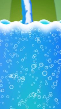 Saf su bardağa döküldü.