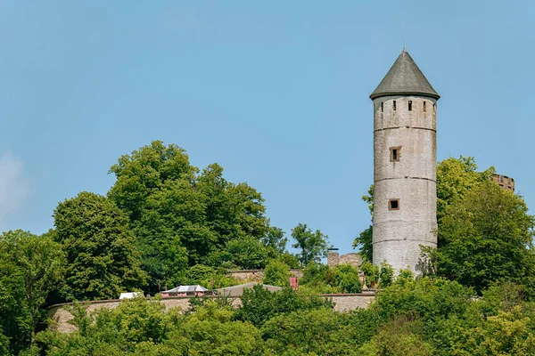 Almanya 'nın Gttingen yakınlarındaki Plesse Burg kalesi harabesine yakın.