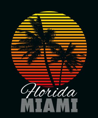 Florida Miami Beach Günbatımı tişört tasarımı. Poster palmiye ağacı siluetleri, tipografi. Vektör illüstrasyonu
