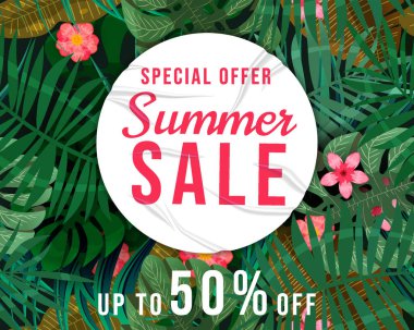 Yaz Satışı Şablonu. Tropik bitkiler, çiçekler ve yapraklar. Kırışıklıkları olan beyaz çıkartma, yapıştırılmış kağıt yama. Arka planda pürüzsüz desenler, afişler, modern yaz indirimi. Vektör