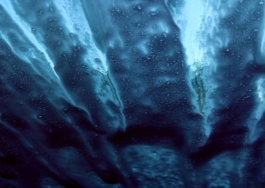 Su varyasyonu, köpük, ışık ve camdaki renkler.