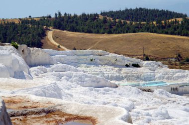 Travertines, Pamukkale 'de kireçtaşı kayaları