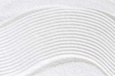 Zen deseni beyaz kumda