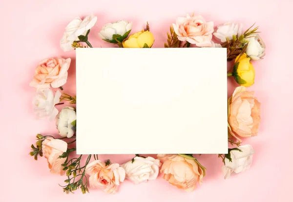 Composición Floral Con Espacio Copia — Foto de Stock