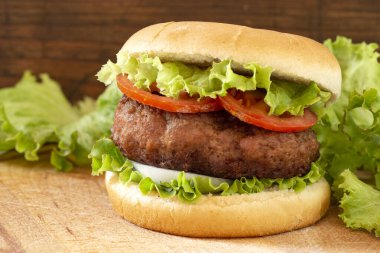 Tahtada Amerikan hamburgeri