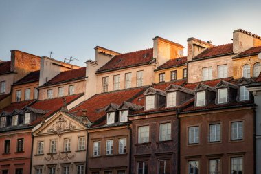 Polonya 'da şafak söküyor sonbaharda