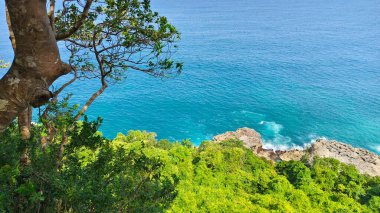 Kedung Tumpang plajındaki uçurum, pucanglaban, tulungagung, Endonezya