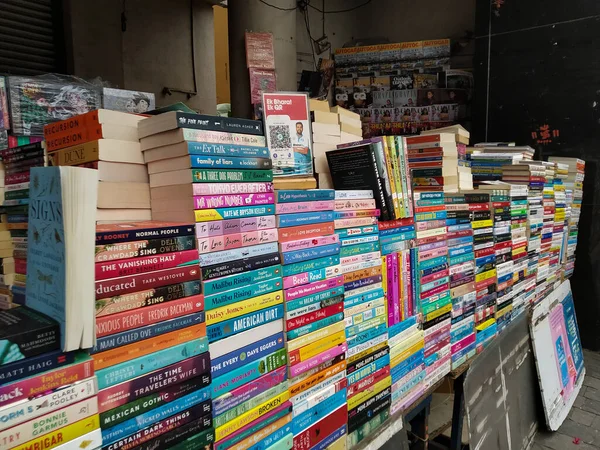 Pune Maharashtra Oktober 2022 Olika Böcker Bokstånd Öppen Gata — Stockfoto