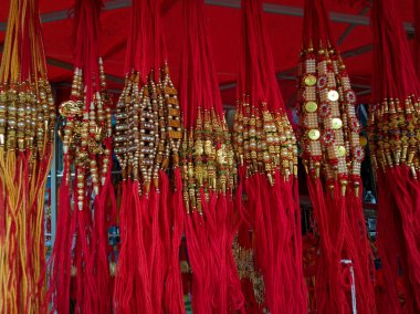 İnşaat alanında çimento karıştırıcı kamyonu, Hindistan