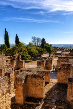 İspanya 'nın Cordoba kenti Cordoba yakınlarındaki bir ortaçağ saray şehri olan Medina Azahara harabeleri.