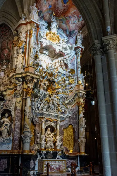 İspanya 'nın Toledo Katedrali' nin Şeffaf ve Tapınağı