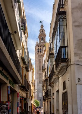 Seville Katedrali 'nin çan kulesi, Giralda, Seville, İspanya olarak bilinir.