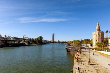 İspanya, Sevilla 'daki Torre del Oro binası