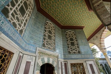 03-11-2020 İstanbul, Türkiye: Topkapı Sarayı 'ndaki Bağdat Pavyonu manzarası