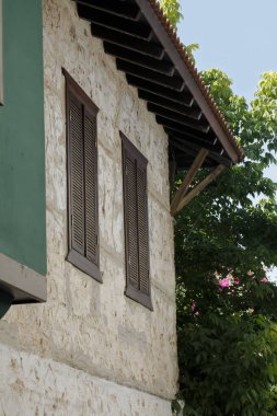 Antalya 'da tarihi ahşap ve taş evler