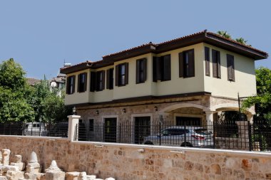 Antalya 'da tarihi ahşap ve taş evler