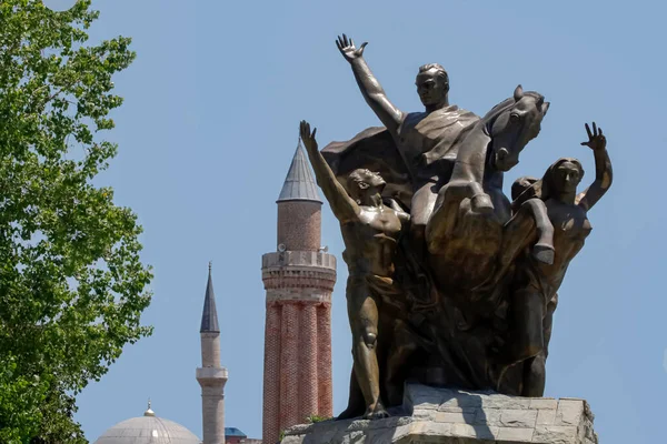Ataturk Monument Och Fluted Minaret Antalya City — Stockfoto