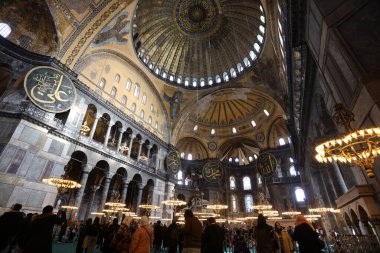 13-12-2023 İstanbul-Türkiye: Sultanahmet Meydanı 'ndaki Ayasofya Camii