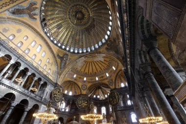 13-12-2023 İstanbul-Türkiye: Sultanahmet Meydanı 'ndaki Ayasofya Camii