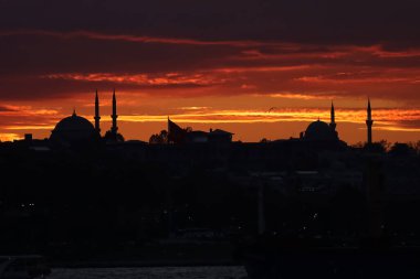 17-11-2023 İstanbul-Türkiye: Eşsiz İstanbul Güzelliğinde Akşam Güneşi