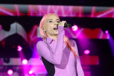 30-08-2023 İstanbul-Türkiye: Gulsen Konser Müzikal Gösterisinde Canlı