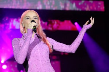30-08-2023 İstanbul-Türkiye: Gulsen Konser Müzikal Gösterisinde Canlı