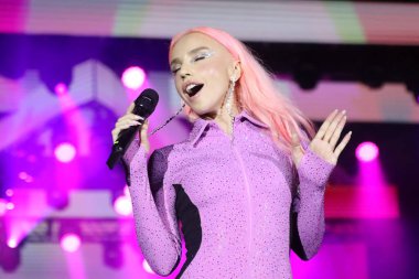 30-08-2023 İstanbul-Türkiye: Gulsen Konser Müzikal Gösterisinde Canlı