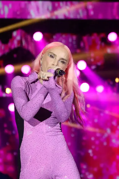 30-08-2023 İstanbul-Türkiye: Gulsen Konser Müzikal Gösterisinde Canlı