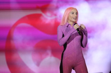 30-08-2023 İstanbul-Türkiye: Gulsen Konser Müzikal Gösterisinde Canlı