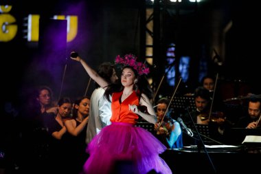 12-06-2022 İstanbul-Türkiye: Beyolu Kültür Festivali Şarkıcısı Karsu