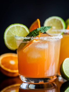 Limonlu Portakallı Margarita Mükemmel Yaz Kokteyli