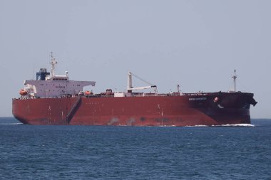 Denizde kargo gemisi