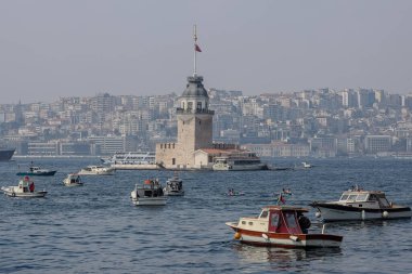 Boğazda dimdik duran Bakireler Kulesi