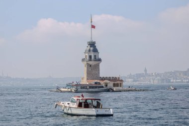 Boğazda dimdik duran Bakireler Kulesi