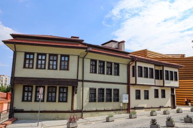 22-Eylul-2024 Eskisehir-Türkiye: Osmanlı Mimarisi ile Odunpazar Eskisehir 'deki Tarihi Cami