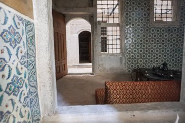 17-04-2025 İstanbul-Türkiye: Topkapı Sarayı 'ndaki Harem Bölümü' nün İç Avlusu