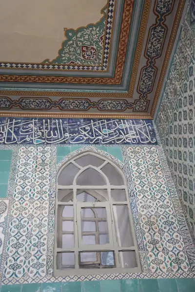 17-04-2025 İstanbul-Türkiye: Topkapı Sarayı 'ndaki Harem Bölümü' nün İç Avlusu